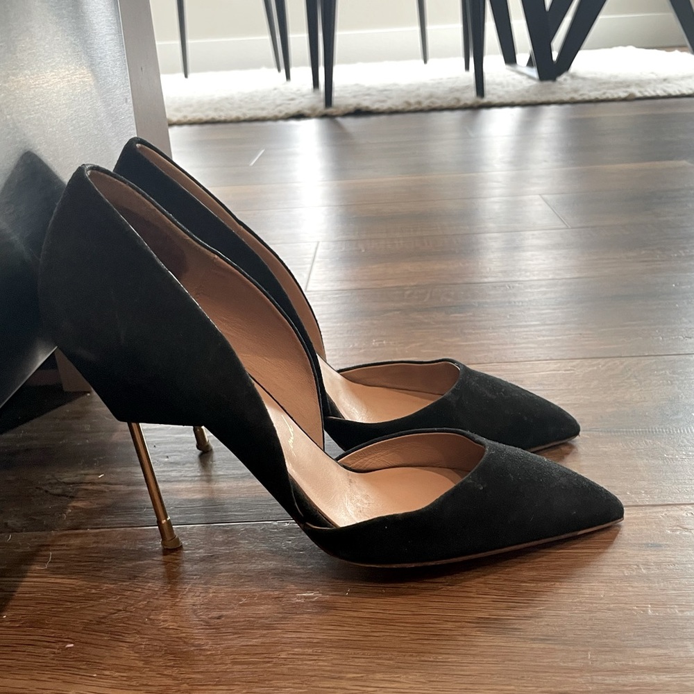 Kurt Geiger Bond Suede Pumps. Size 37